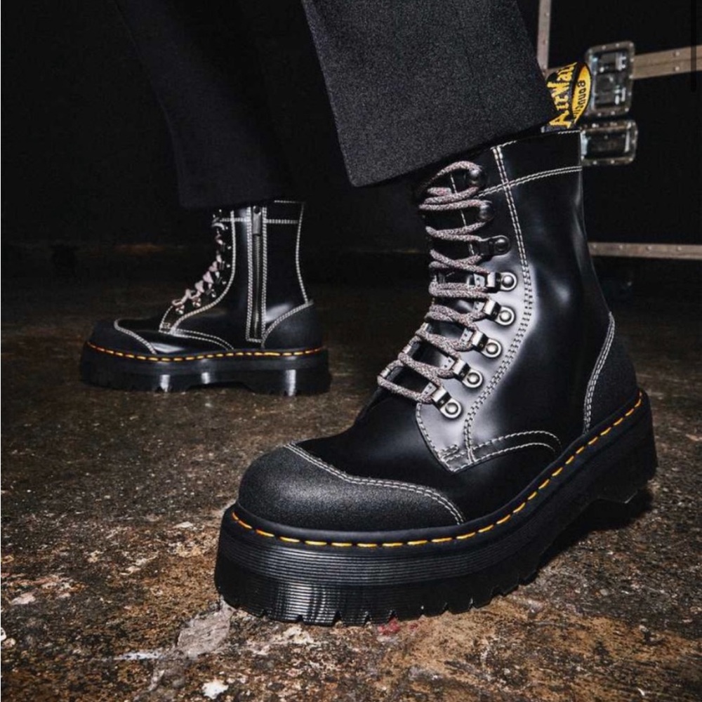 Doc Martens Moreno Bex smooth leather boots